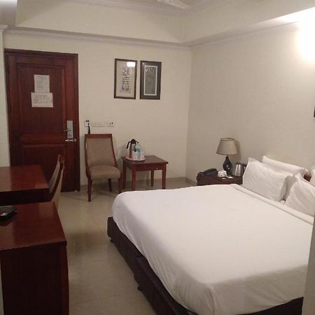 Hotel Bluestone Ghaziabad Exterior photo